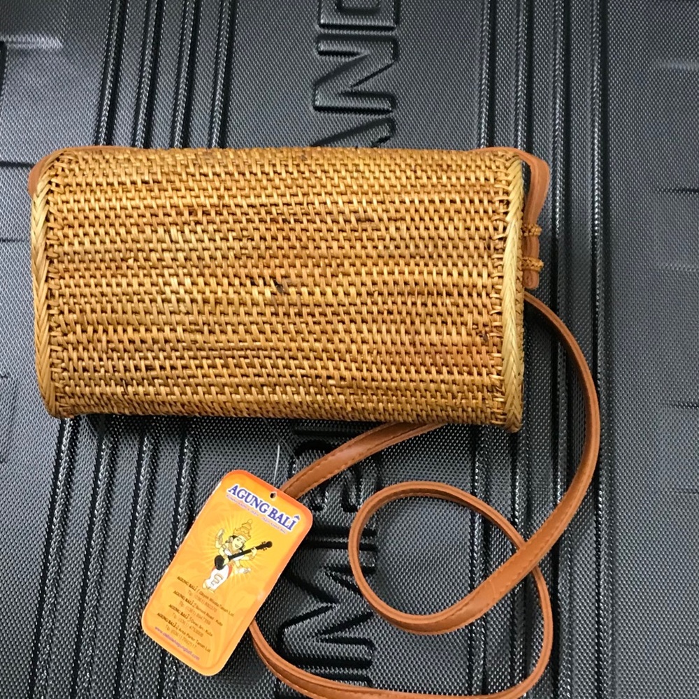 Handwoven Rattan Bag. - Picture 3 of 5